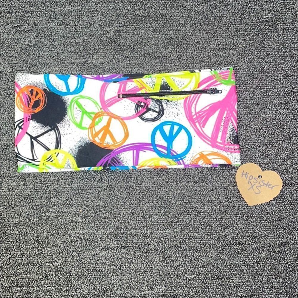 Hipster waist belt with storage pockets